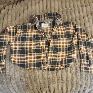 American Eagle Outfitters Cropped Shirt in Green and Mustard